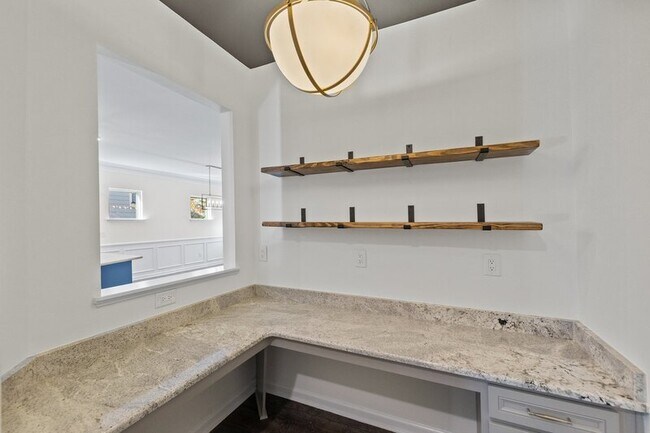 Building Photo - 460 Young Landing Ct