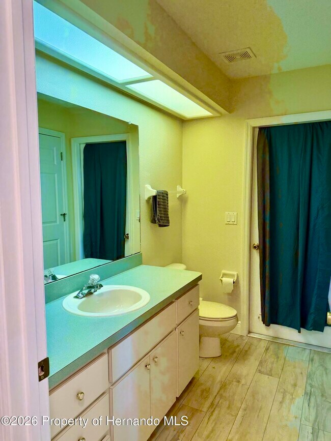 Building Photo - 9448 Tooke Shore Dr