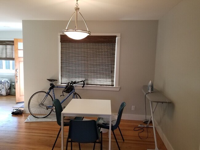 Building Photo - 838 Fremont St