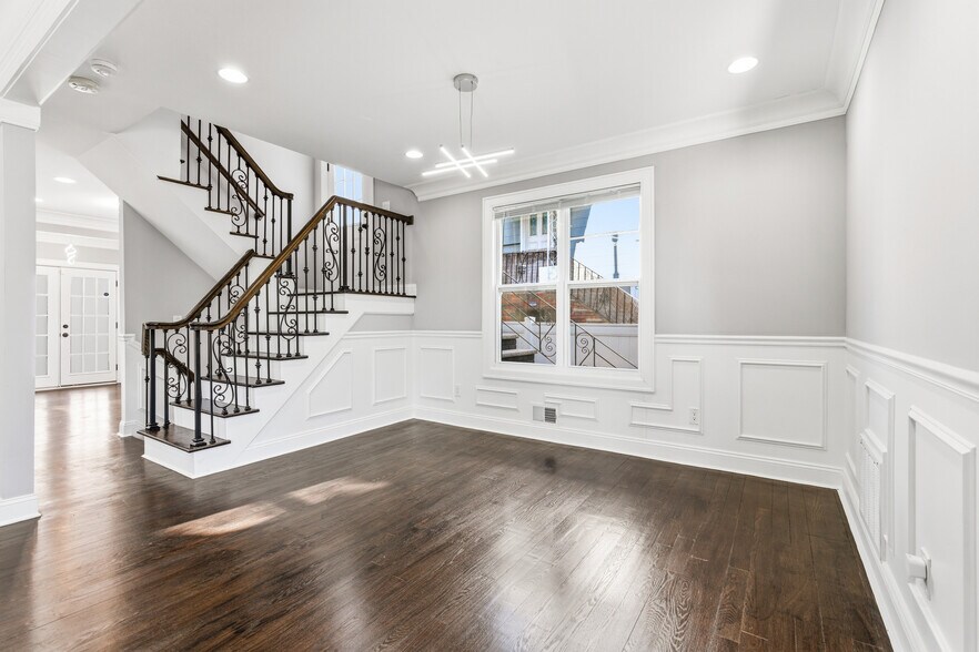 Building Photo - 54 Lawton Ave