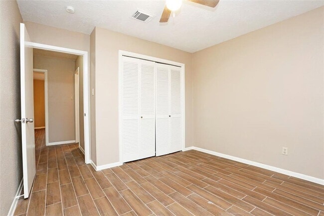 Building Photo - 21623 Park York Dr