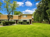 Building Photo - 1536 Drake Dr