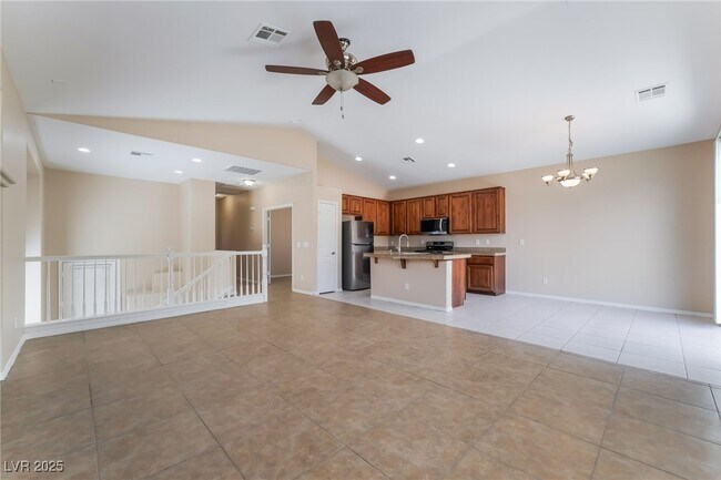 Building Photo - 5086 Echo Shire Ave