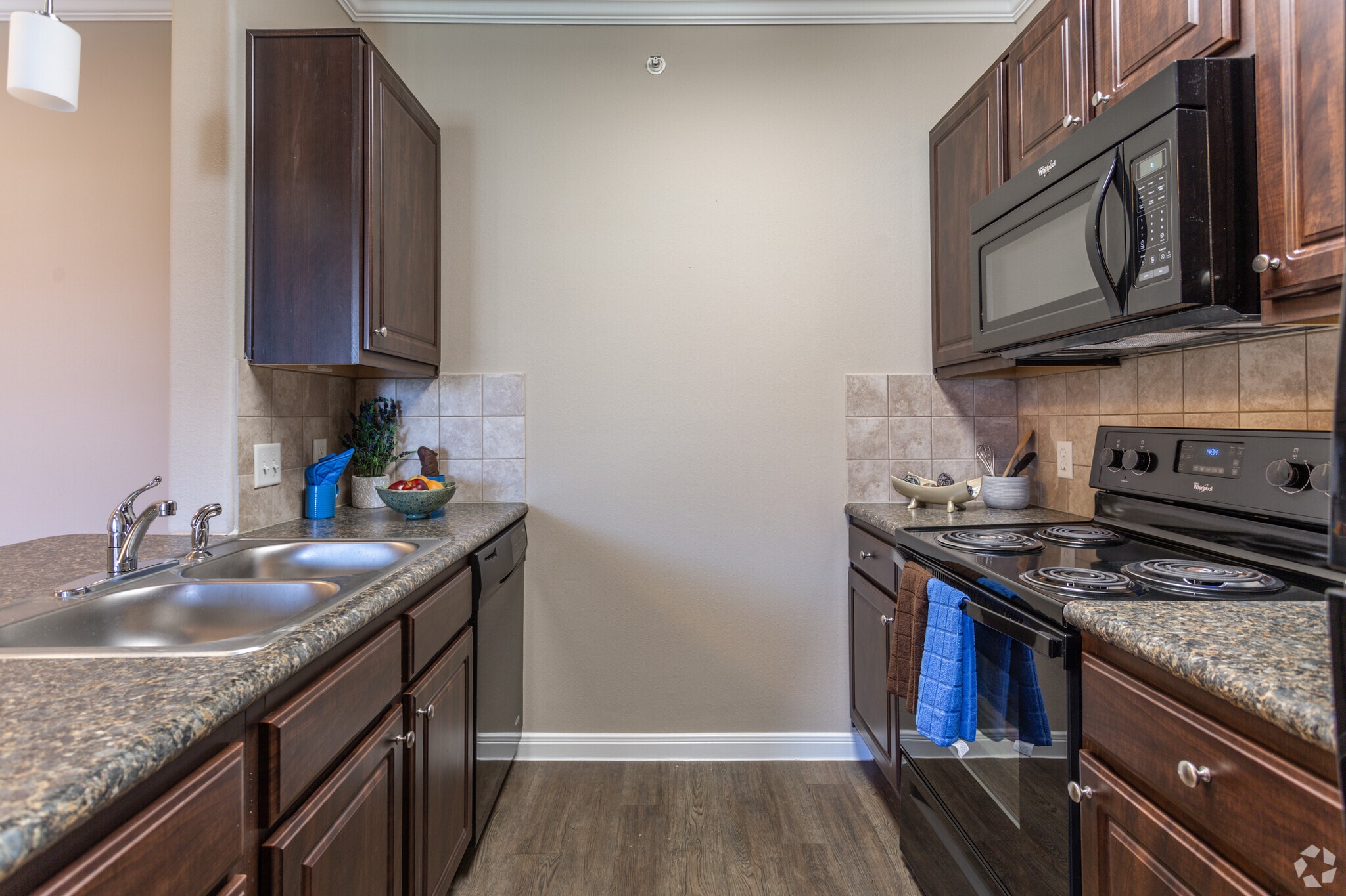1BR, 1BA - 792SF - Summer House
