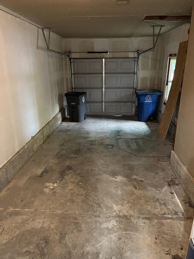 Building Photo - 10802 E 14th Ct