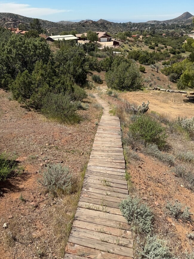 Duck board path to sky deck - 10160 Escondido Canyon Rd