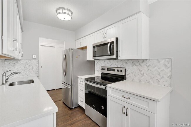 Building Photo - 114 Nottingham Rd