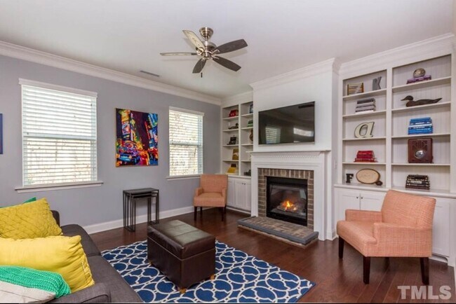 Building Photo - Elegant 3BD, 2BA Raleigh Home Near Shoppin...
