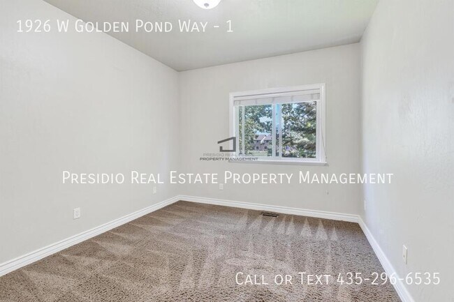 Building Photo - 1926 W Golden Pond Way