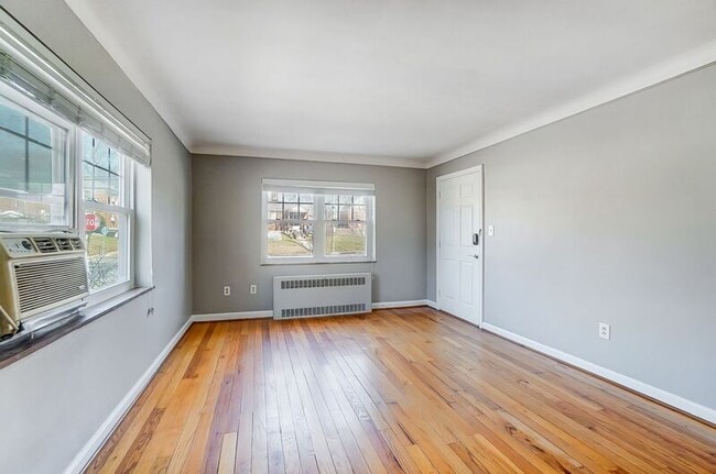 Building Photo - 2769 Losantiville Ave