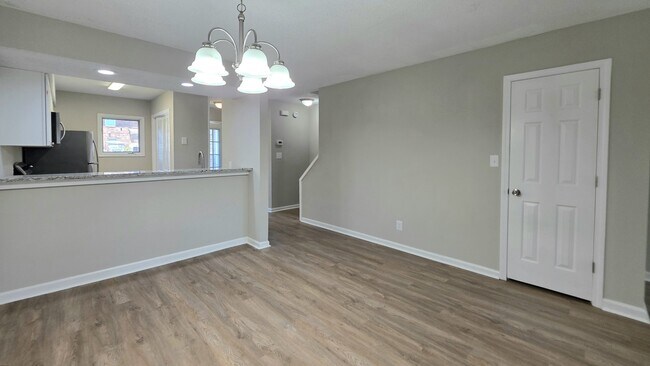 Building Photo - 409 Garden Dr