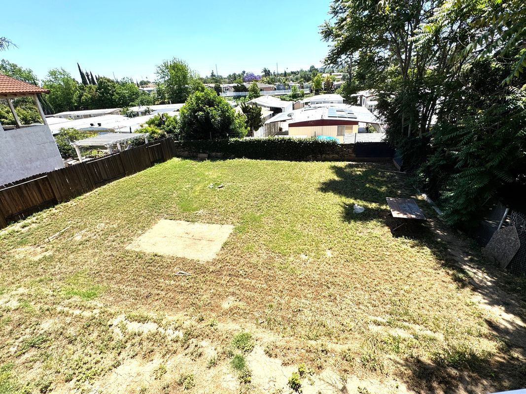 Building Photo - 728 5th Ave