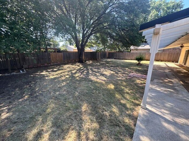 Building Photo - 3730 Twin Oak Ct