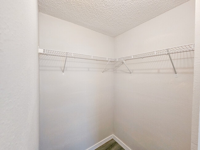Building Photo - 608 Tangerine Dr