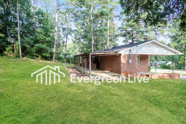 Building Photo - 1454 Fork Ave