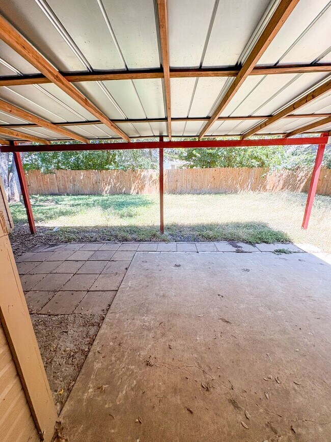 Building Photo - 2508 Hidden Hill Dr