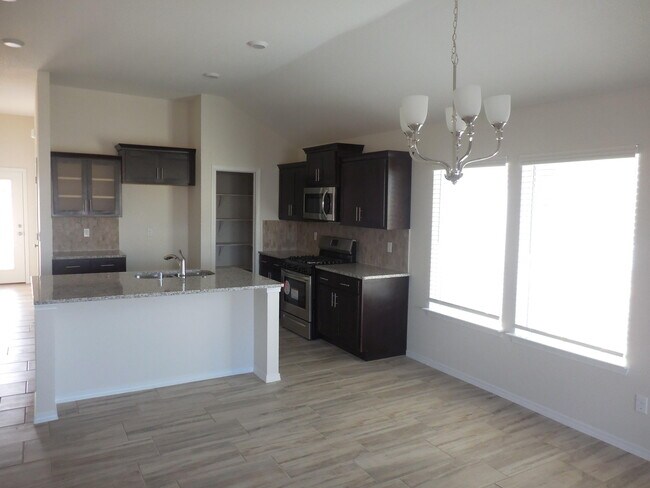 Building Photo - 1100 Summer Night Pl