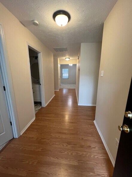 Building Photo - 1005 Brittany Deanne Ln