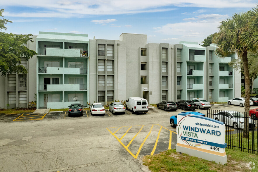 Building Photo - Windward Vista