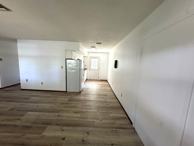 Building Photo - 6356 S Suncoast Blvd