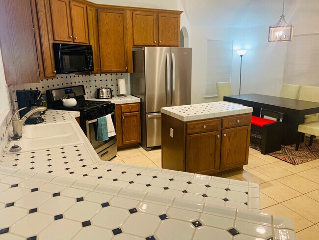 Building Photo - 802 Sable Trail Ct