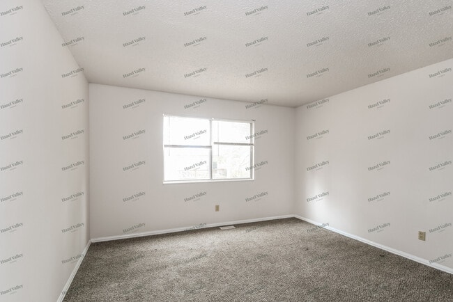 Building Photo - 1612 Award Dr