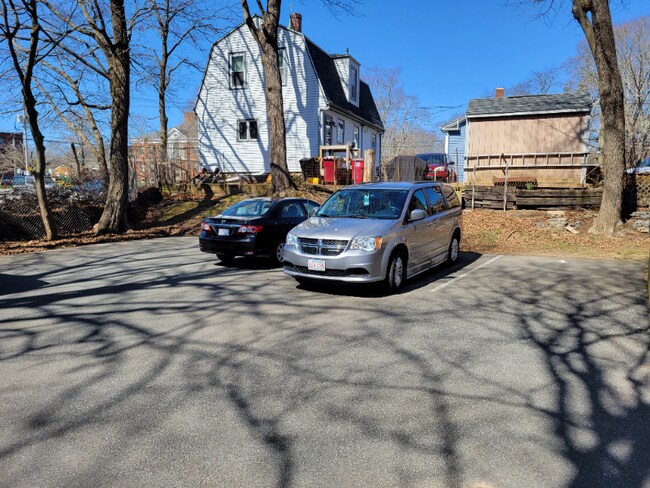 Building Photo - 46 Peirce St