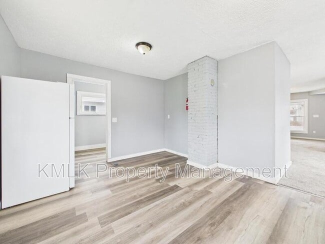 Building Photo - 36 23rd St SW