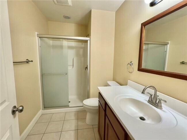 Building Photo - 860 Western Ave