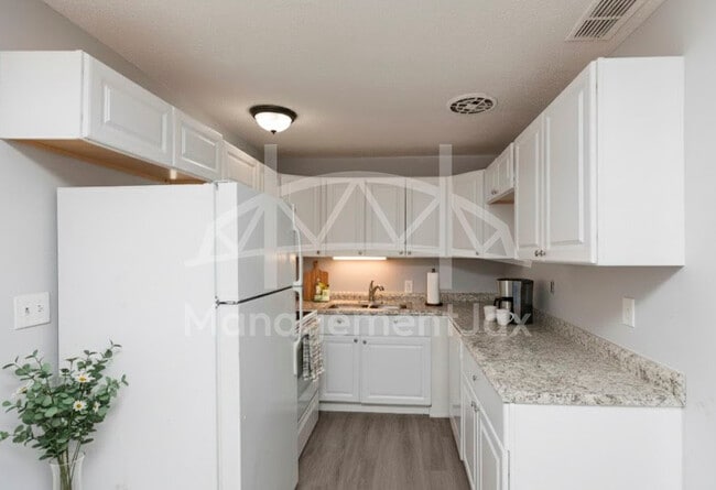 Building Photo - 1839 W 30th St