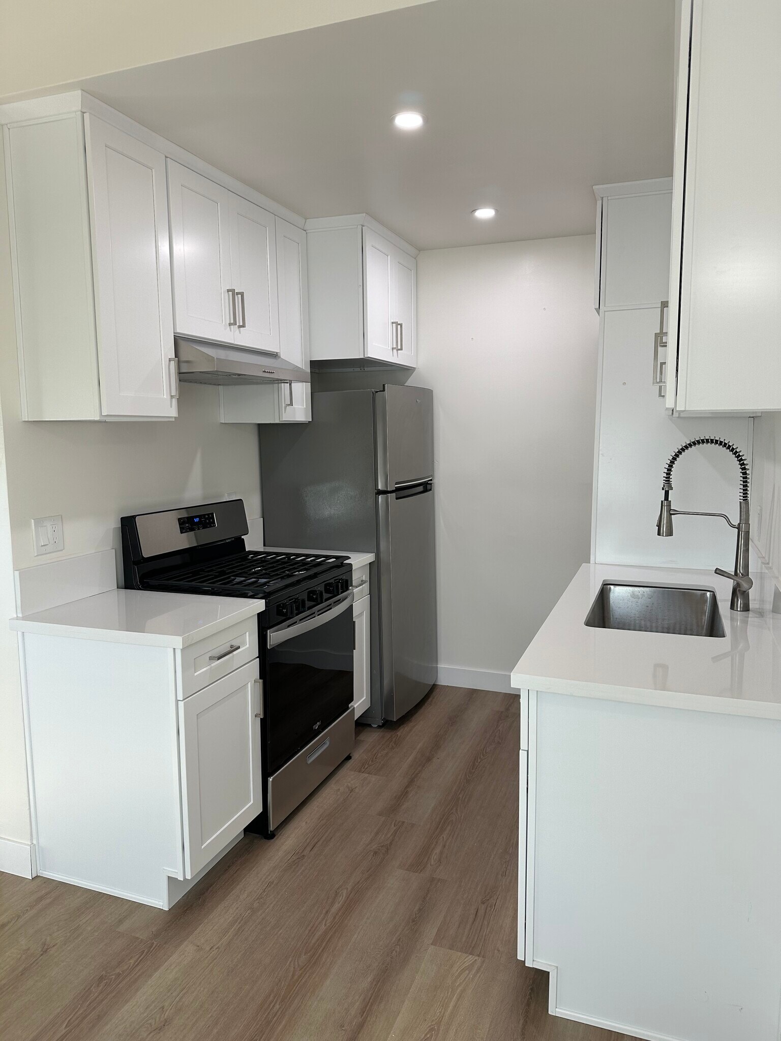 Kitchen - 24273 Arch St