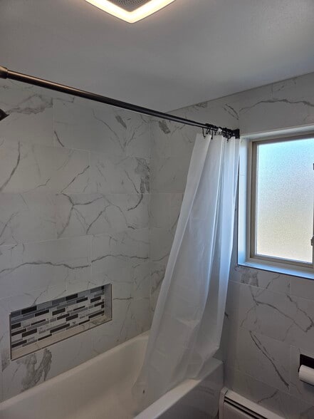 Building Photo - 1547 Hot Springs Ave