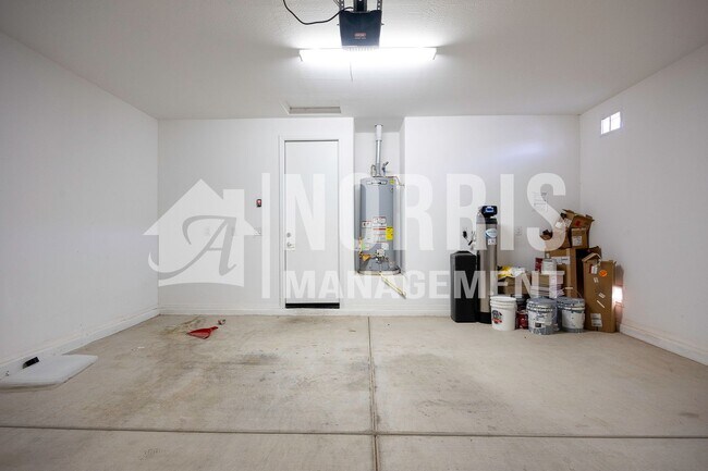 Building Photo - Beautiful Almost Brand New Home in Villago!