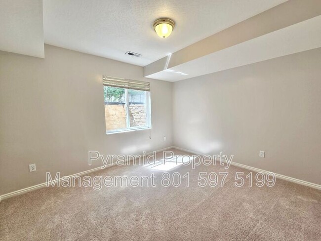 Building Photo - 2128 S 2060 E