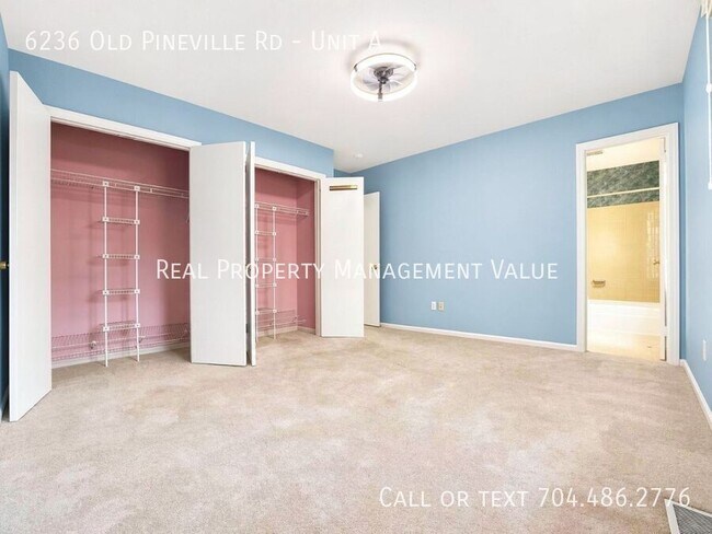 Building Photo - 6236 Old Pineville Rd