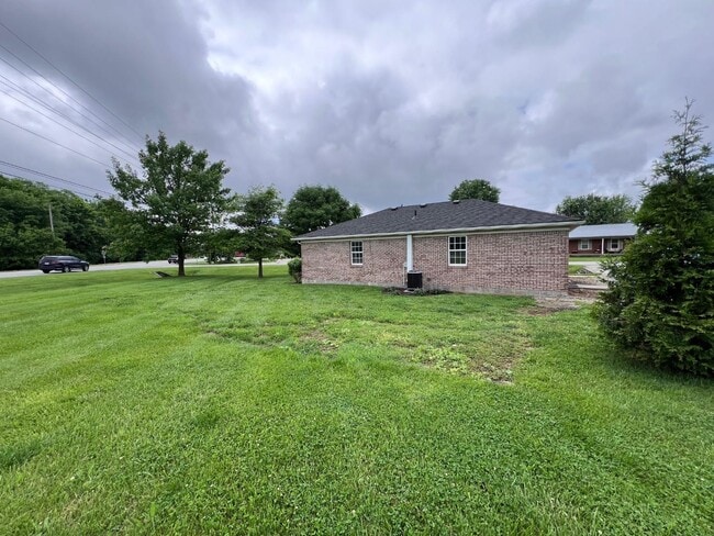 Building Photo - 105 Hayden Dr