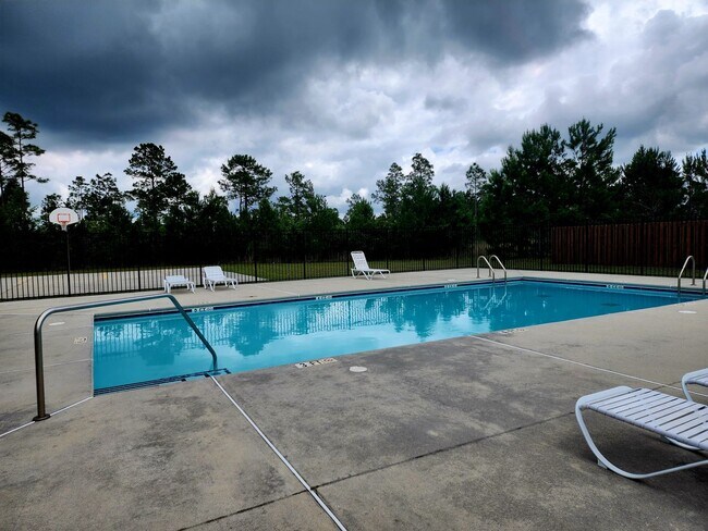 Building Photo - 208 Lockwood Ct