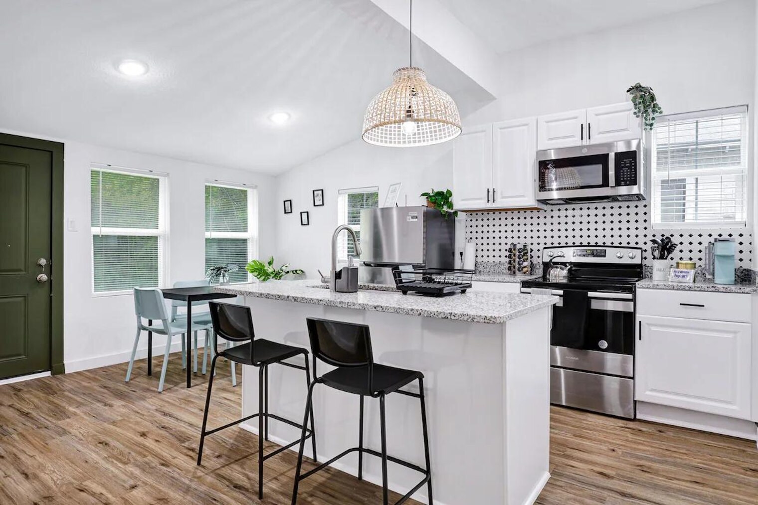 Building Photo - 243 Porter St