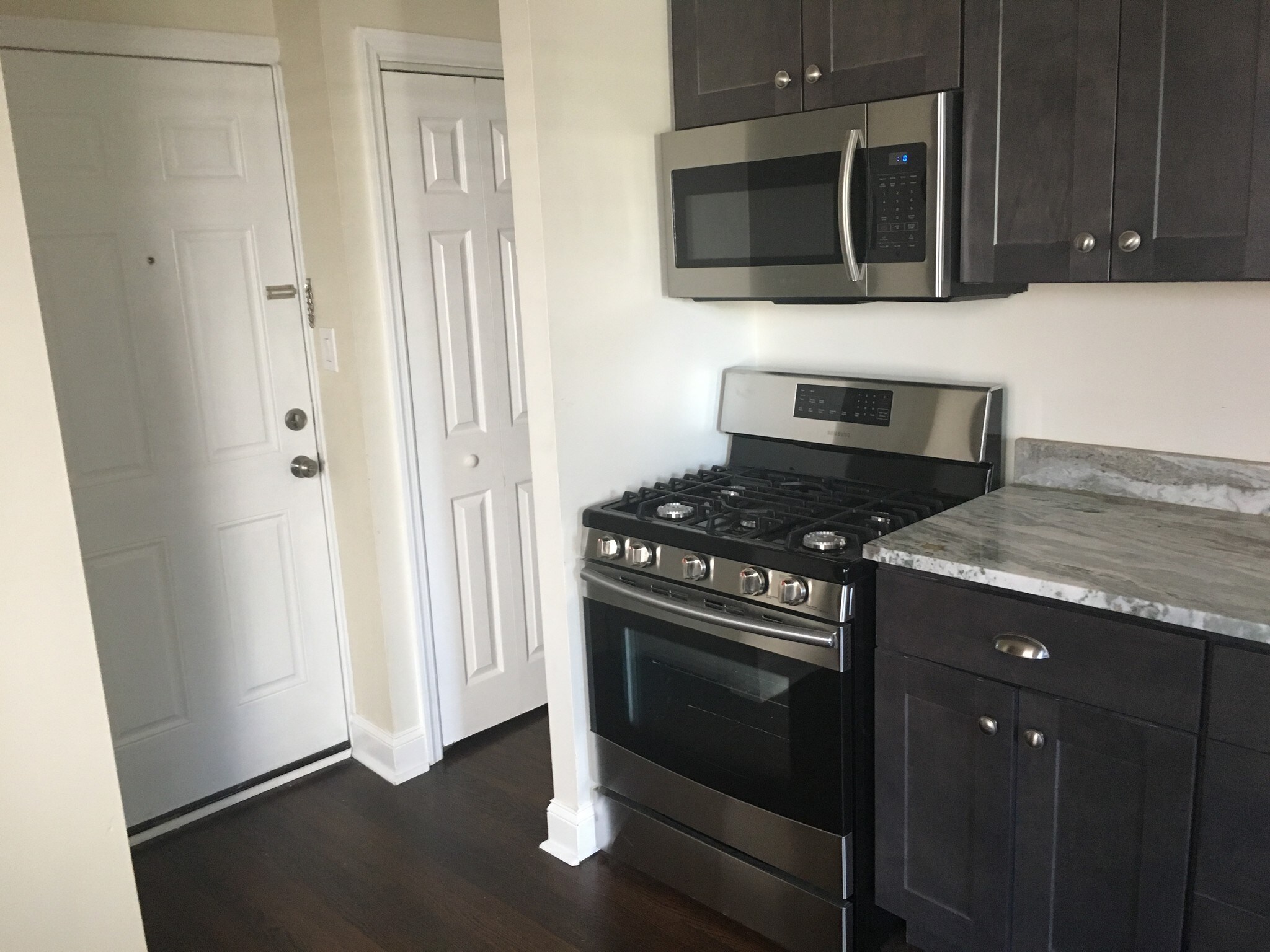 Building Photo - 710 Grand Ave