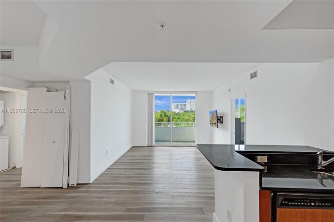 Building Photo - 2775 NE 187th St