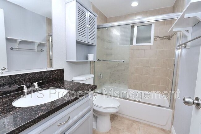 Building Photo - 2000 Belcot Rd