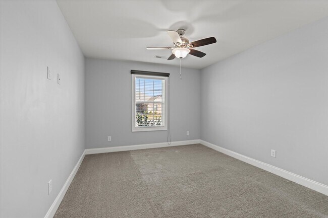 Building Photo - Immaculate 4 Bedroom Home Between Athens a...