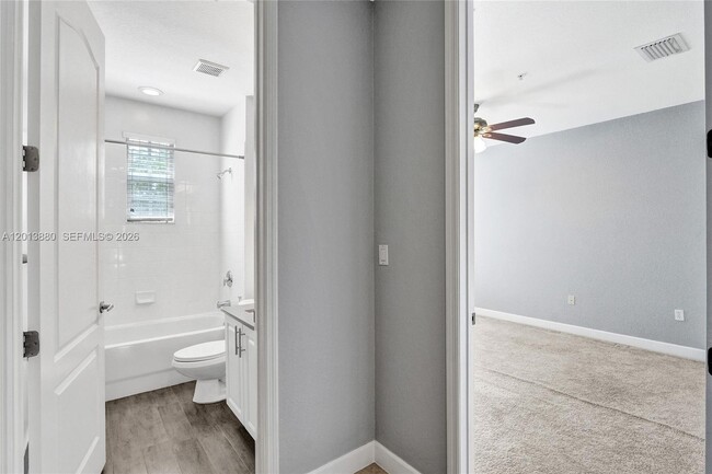 Building Photo - 808 SW 147th Ave