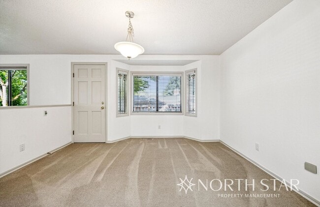 Building Photo - Charming One-Level Home on a Quiet Cul-de-...