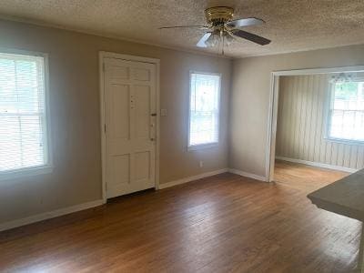 Building Photo - 210 Pinehill Dr