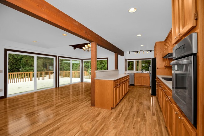 Building Photo - Private 4 Bedroom Retreat on 5-Acres Cottage Lake
