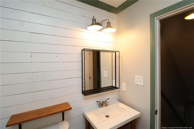 Building Photo - 2704 Thurrock Dr