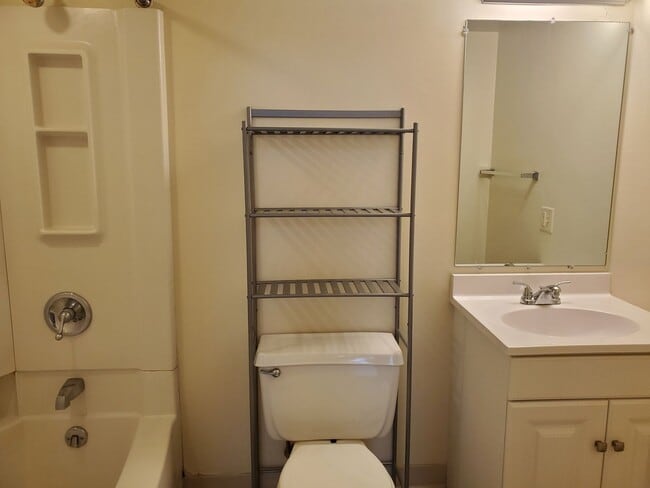 Building Photo - Beautiful 1 Bedroom in Downtown Lancaster