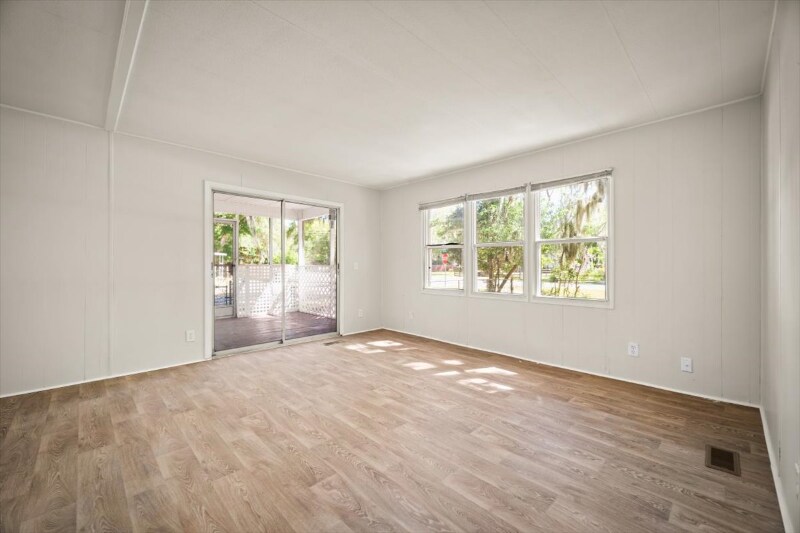 Building Photo - 1195 Harmony Dr S