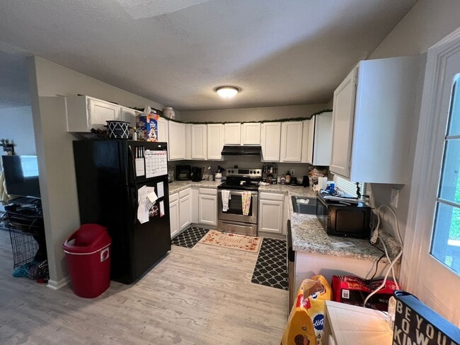 Building Photo - 109 Mark Twain Cir